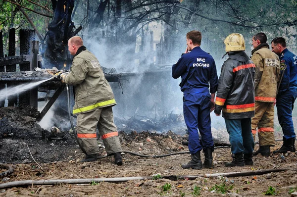 Barnaul Rusia Mayo 2019 Bomberos Con Inscripción Espalda Ruso Protección — Foto de Stock