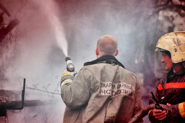 Барнаул Россия Мая 2019 Года Пожарные Надписью Спине Русском Языке — стоковое фото