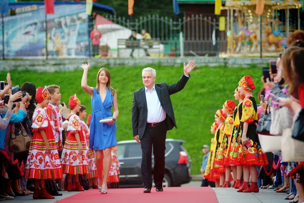 2017年7月25日 ロシア バルナウル ベラルーシ ロシアの演劇 映画俳優アナトリー コテネフが秋神映画祭のオープニングで — ストック写真