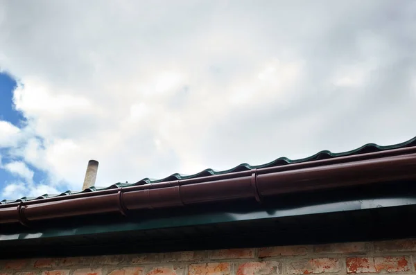 Façade Immeuble Banlieue Avec Bec Verseur Vue Sur Toit Contre — Photo