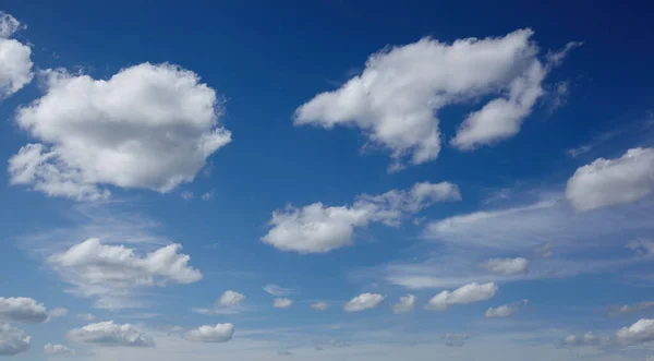 Abstraktes Bild Eines Verschwommenen Himmels Blauer Himmel Hintergrund Mit Kumuluswolken — Stockfoto