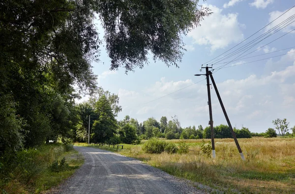 Żwirowa Droga Wiejskiej Europie Podmiejska Ścieżka Drogowa — Zdjęcie stockowe