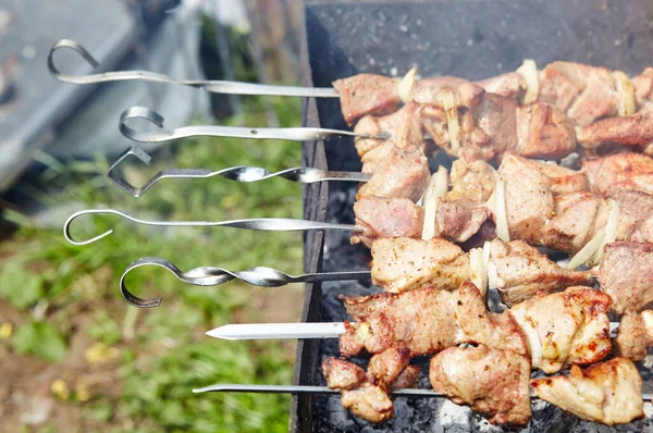 Marinated Shashlik Preparing Barbecue Grill Charcoal Traditional Russian Shashlik Barbecue — Stock Photo, Image