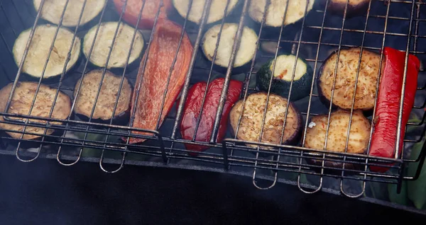 Tasty Vegetables Cooking Barbecue Grill Outdoors Roasted Vegetables Closeup — Zdjęcie stockowe