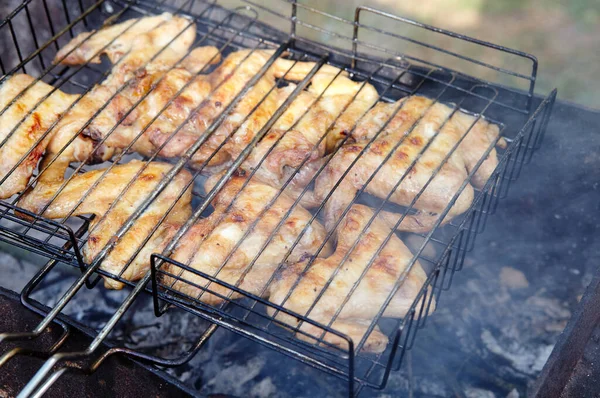 Tasty Chicken Wings Cooking Barbecue Grill Outdoors Roasted Chicken Meat — ストック写真