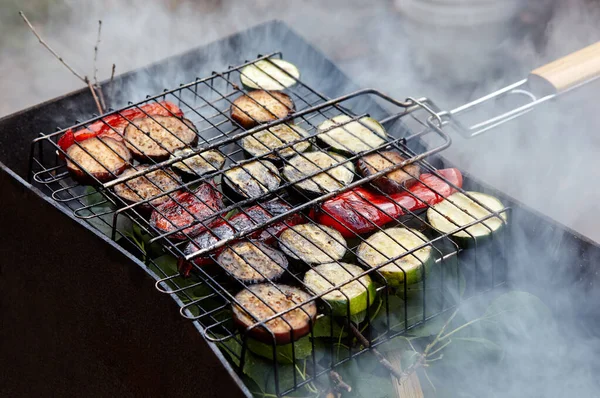 Tasty Vegetables Cooking Barbecue Grill Outdoors Roasted Vegetables Closeup — 图库照片