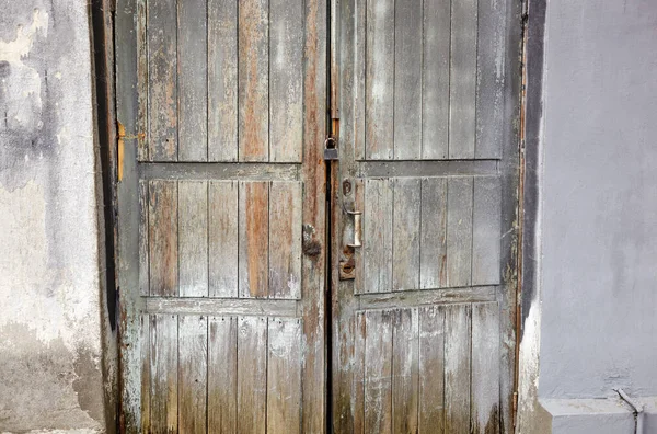 Oude Deur Naar Het Gebouw Toegang Tot Het Grondgebied Slechte — Stockfoto