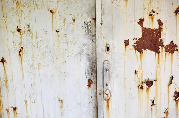 Oude Deur Naar Het Gebouw Geschilderde Metalen Deur Met Roestplekken — Stockfoto