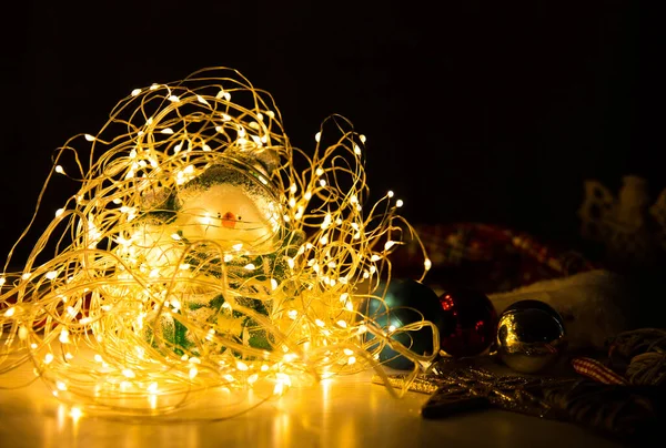 Bonhomme Neige Lumières Noël Décorations Guirlandes Nouvel Fond Festif Cadeaux — Photo