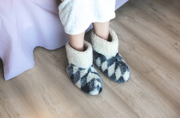 Woman Wearing Home Soft Warm Slippers Warm Home Footwear Fluffy — Stock Photo, Image