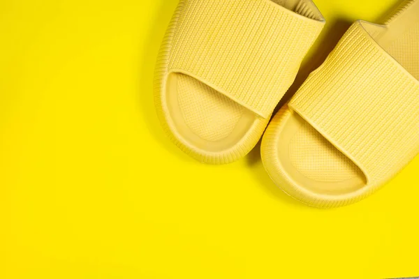Yellow Summer Slippers Yellow Background Pair House Indoors Shoes Minimalist — Stock Photo, Image