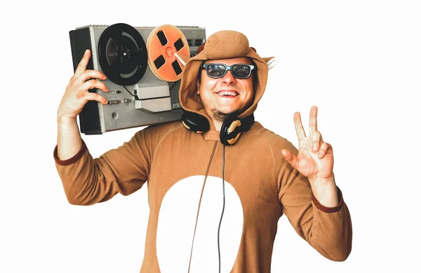 Άνδρας Κοστούμι Cosplay Αγελάδας Μαγνητόφωνο Τύπος Τις Πιτζάμες Αστεία Φωτογραφία — Φωτογραφία Αρχείου