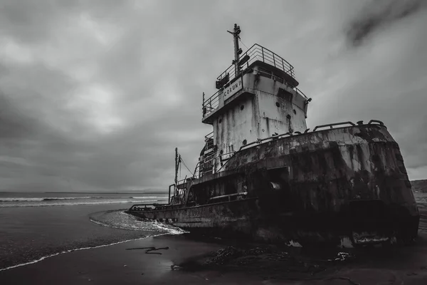 Verlaten Schip Het Eiland Iturup — Stockfoto