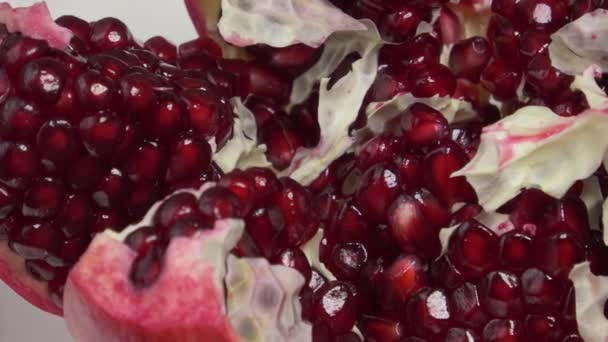 Peeled Pomegranate Juicy Berries Punica Granatum Pomegranate Seed — Stock Video