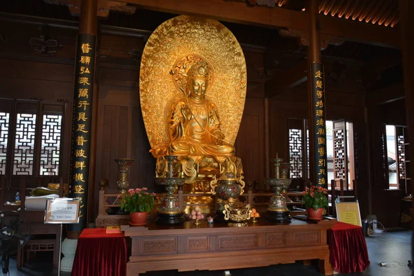 Shanghai Kína Április 2018 Golden Quan Yin Bodhisattva Szobor Jáde — Stock Fotó