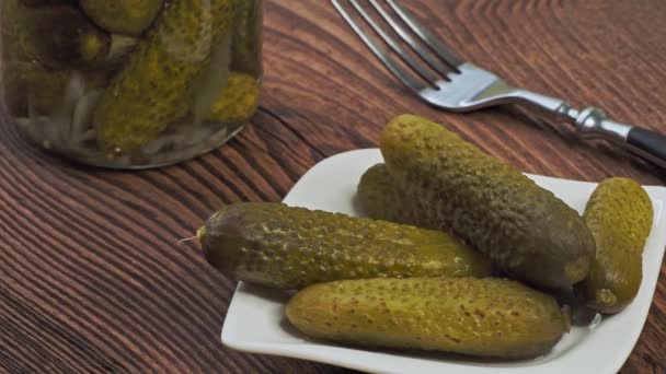 Pickled Cucumbers Bowl Wooden Rustic Table Jar Pickles — Vídeo de stock