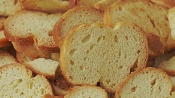Group Bruschette Bread Chips Baked Cheese Flavoured Snack — Stock Video