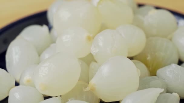 Pequeñas Cebollas Vinagre Plato Alimentos Fermentados — Vídeo de stock