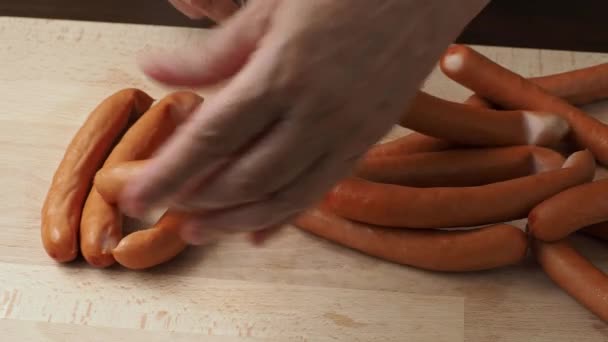 Thin Pork Sausages Wooden Cutting Board — Αρχείο Βίντεο
