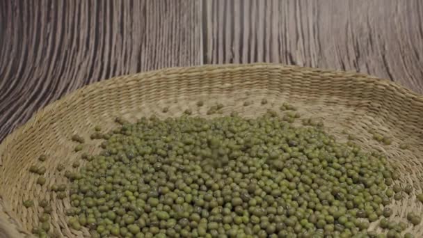 Pile Raw Green Mung Beans Vigna Radiata Seeds — Vídeo de stock