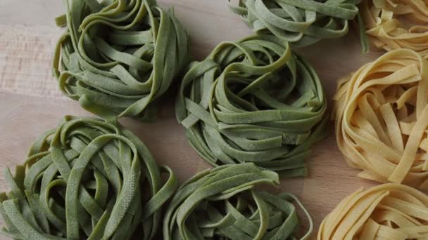 Pâtes Aux Œufs Fraîches Maison Tagliatelles Pâtes Maison Crues Pâtes — Video