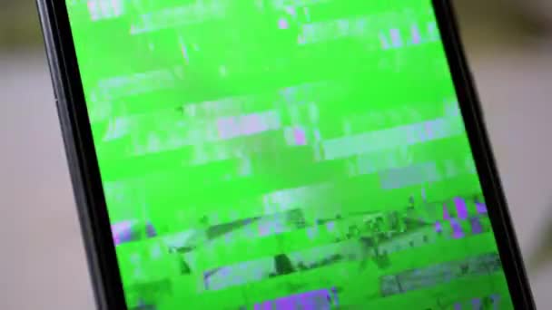 Signal Distorsion, Interférence, Glitches sur l'écran d'un Smartphone. Gros plan — Video