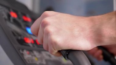Evde Eliptik Eğitimdeki Atletizm Eğitimleri, Kalp Atışı İzleniyor