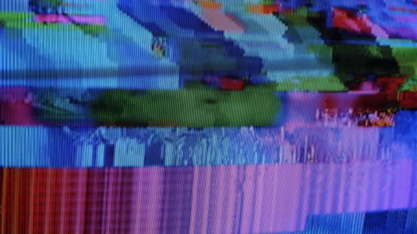 Uszkodzenie sygnału wideo, usterka, błąd, hałas kolorów, piksele na starym ekranie telewizora. 4K — Wideo stockowe