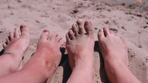 Tanned Red Bare Feet Mother Child Sand Lies Sandy Beach — Stockvideo