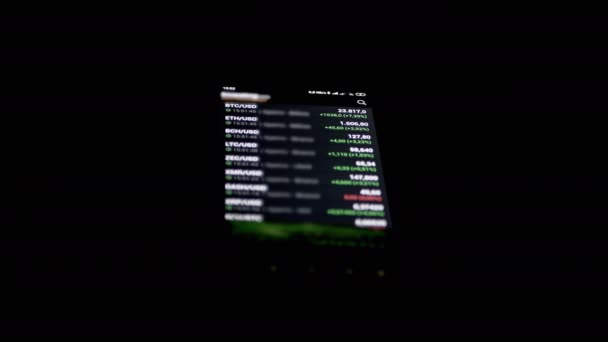 Time Lapse Cryptocurrency Price Quotes Data Black Screen Smartphone Чорний — стокове відео