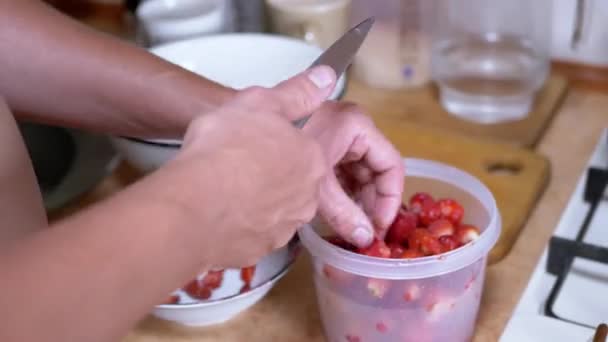 Male Hands Cutting Strawberries Knife Putting Them Deep Bowl Time — Wideo stockowe