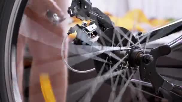 Close Rotation Bicycle Wheel Pedals Chain Six Speed Gearbox Master — Stock videók