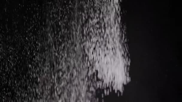 Ρεύμα Πτώση Σωματίδια Σπίθες Σκόνη Απορρίμματα Σκόνη Μαύρο Φόντο Σπινθήρες — Αρχείο Βίντεο