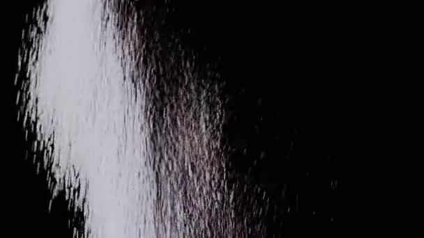 Stroom Vallende Deeltjes Vonken Stof Puin Poeder Zwarte Achtergrond Watervlakvonken — Stockvideo