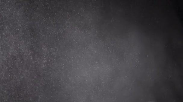 Водоворот Смешанных Частиц Пыли Муки Муки Летающих Черном Фоне Динамические — стоковое видео