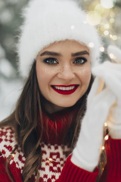 Young Woman Posing Park Winter Time Stockfoto