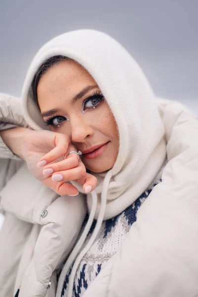 Young Woman Posing Winter Time — Foto Stock