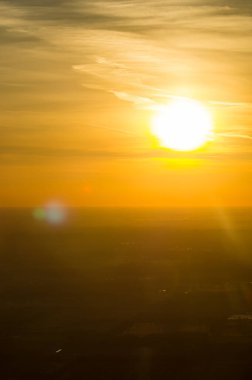 Helikopterden gün batımı görüntüsü