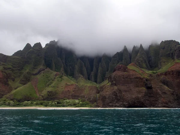 ハワイの海からの史跡の眺め — ストック写真