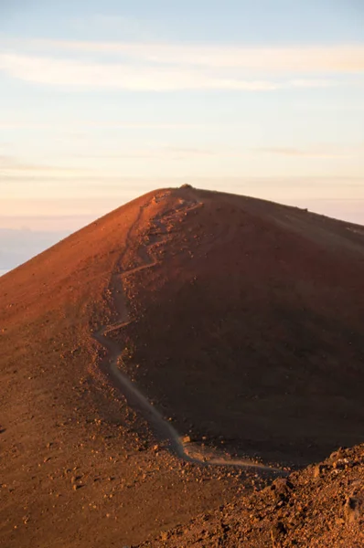 莫纳凯的最高峰是黄昏 — 图库照片