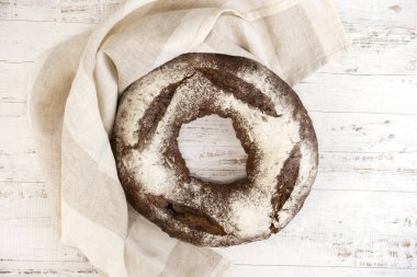 Ev yapımı ekşi ekmek ve tekstil..