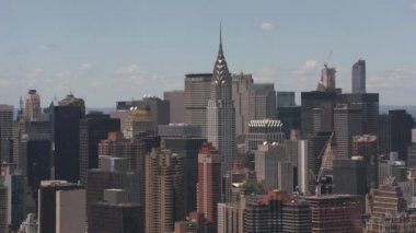 New York City, New York dolaylarında 2017, Chrysler Binası ve Manhattan 'ın havadan çekilmiş görüntüleri. Cineflex ve RED Epic-W Helyum ile çekilmiştir..