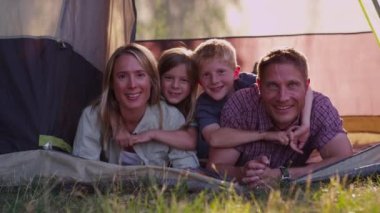 Çadır kamp aile Portriat
