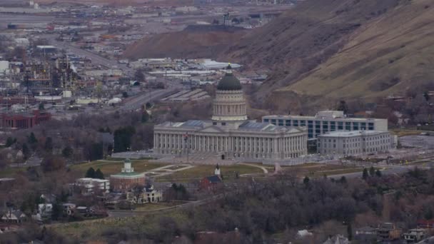 ユタ州ソルトレイクシティ2017年頃ユタ州議事堂ビルの空中撮影 — ストック動画