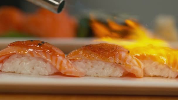 Sushi Flamb Super Slow Motion Skjuten Med Phantom Flex — Stockvideo