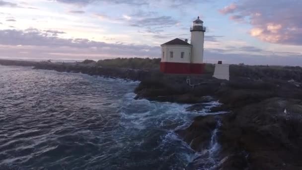 Vista Aérea Del Faro Del Río Coquille Bandon Oregon — Vídeo de stock