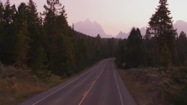 Jazda Wzdłuż Drogi Parku Narodowym Grand Teton Zachodzie Słońca — Wideo stockowe