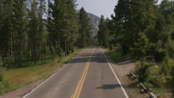 옐로스톤 Yellowstone National Park 2018 년경에 개장하였다 옐로스톤 공원을 통과하는 — 비디오