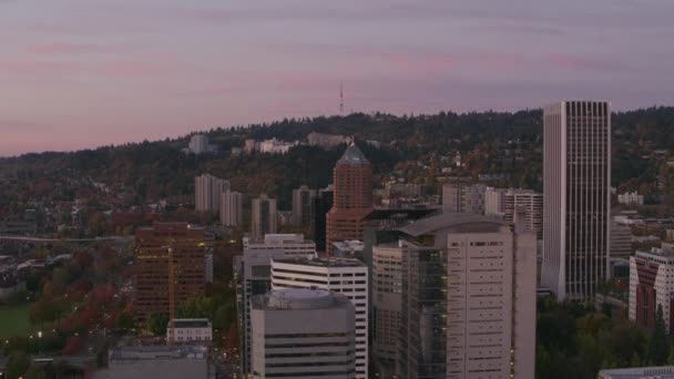 Portland Oregon Circa 2017 Flying City Koin Center Building Shot — Stock Video