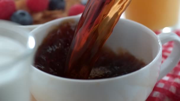 Koffie Gieten Slow Motion — Stockvideo